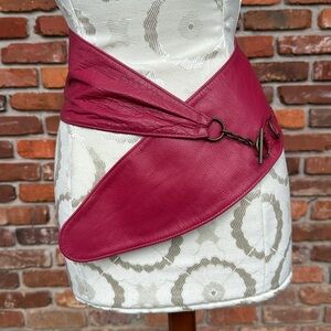 Calvin Klein Wide Pebbled Leather Raspberry Vintage Toggle Wrap Genuine Belt S